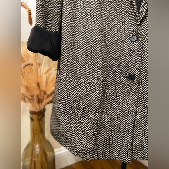 Raquel Allegra Black and White Women's Blazer Jacket with Houndstooth Pattern - Picture 4 of 9